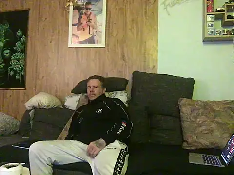 Snapshot of steveindahouse chatting on March 17, 6:11 pm steveindahouse online show from March 17, 6:11 pm