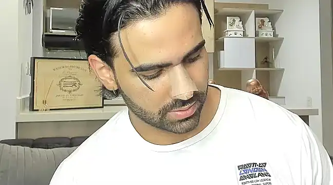 BradleySmithx online show from December 20, 1:03 am