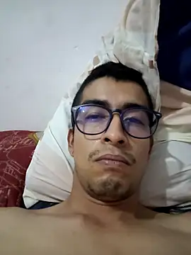 Jhonrincon0318 online show from March 23, 4:05 am