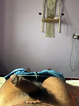 Snapshot of raguram143 chatting on March 5, 3:41 am raguram143 online show from March 5, 3:41 am