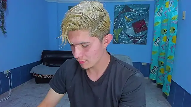 Snapshot of patrik_027 chatting on October 15, 6:59 pm patrik 027 online show from October 15, 6:59 pm