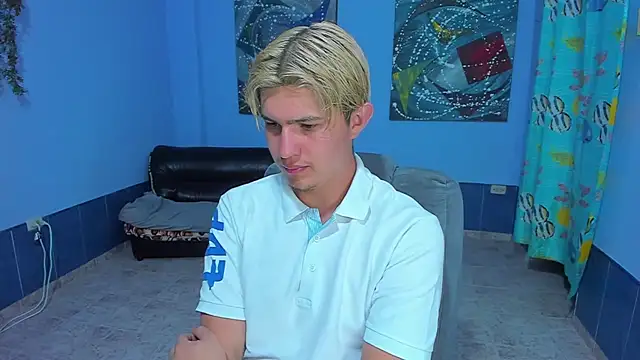 Snapshot of patrik_027 chatting on October 23, 3:21 am patrik 027 online show from October 23, 3:21 am