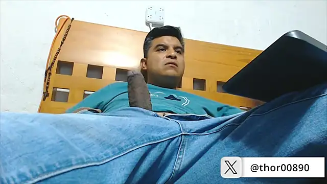 thor000089 online show from June 18, 3:30 am