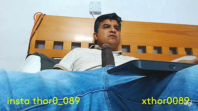 thor000089 online show from May 20, 4:19 am
