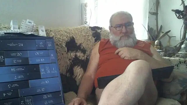SexySantaC online show from December 14, 9:38 am
