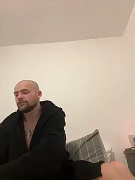 Snapshot of bigguy101 chatting on December 31, 7:18 pm bigguy101 online show from December 31, 7:18 pm