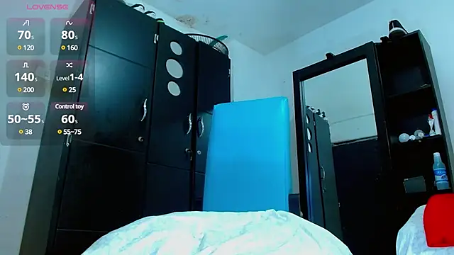Snapshot of isuckmyselfxxx_420 chatting on March 4, 12:01 pm isuckmyselfxxx 420 online show from March 4, 12:01 pm