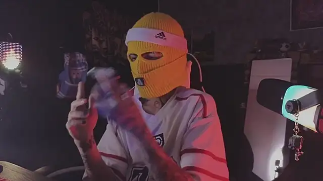 AcidMilo online show from March 10, 11:00 pm