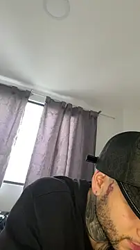  jamesleandros1 online show from March 22, 8:58 pm