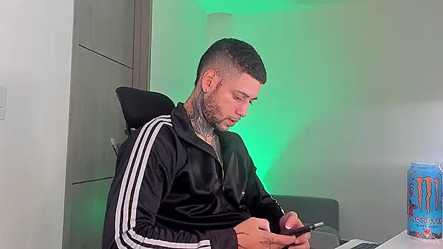  jamesleandros1 online show from May 10, 3:13 pm