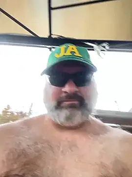 Snapshot of fat_cock_4_you chatting on October 6, 8:35 pm fat cock 4 you online show from October 6, 8:35 pm