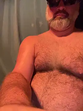 Snapshot of fat_cock_4_you chatting on September 19, 3:07 am fat cock 4 you online show from September 19, 3:07 am