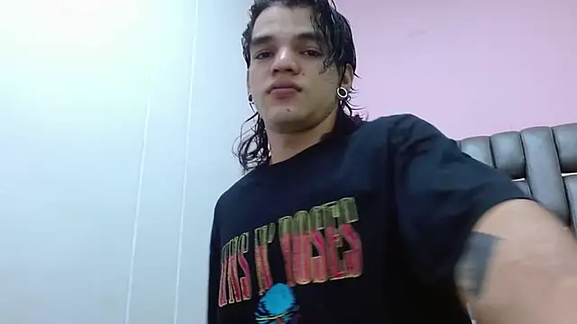Snapshot of AlbertBernal69 chatting on September 19, 2:23 am AlbertBernal69 online show from September 19, 2:23 am