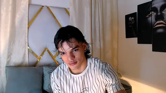 Snapshot of AlbertBernal69 chatting on February 16, 3:05 am AlbertBernal69 online show from February 16, 3:05 am