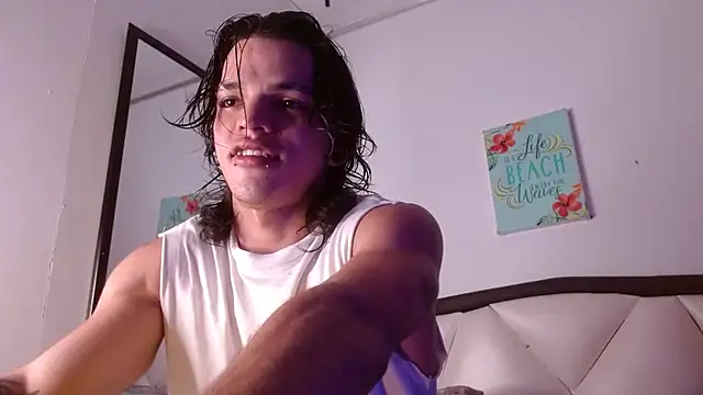 Snapshot of AlbertBernal69 chatting on October 11, 2:04 am AlbertBernal69 online show from October 11, 2:04 am