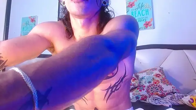 AlbertBernal69 online show from October 27, 11:51 pm