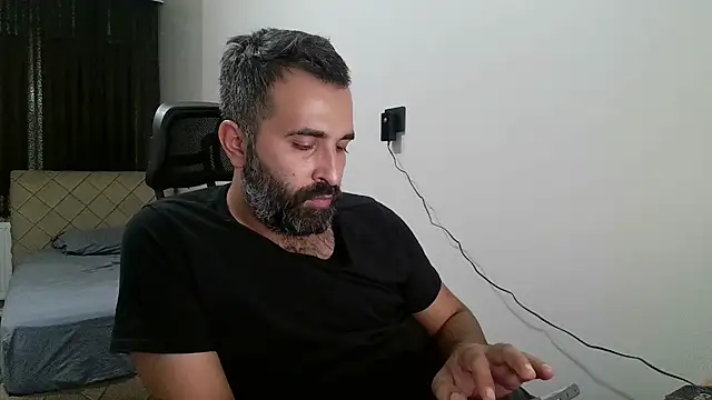 Snapshot of tgltplsr chatting on October 31, 8:56 pm tgltplsr online show from October 31, 8:56 pm