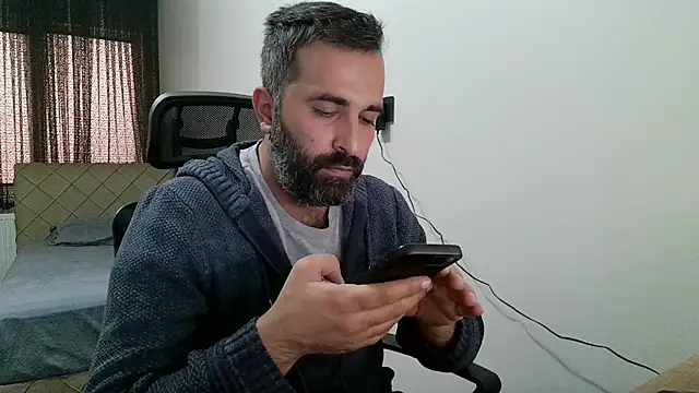 Snapshot of tgltplsr chatting on October 30, 8:16 am tgltplsr online show from October 30, 8:16 am