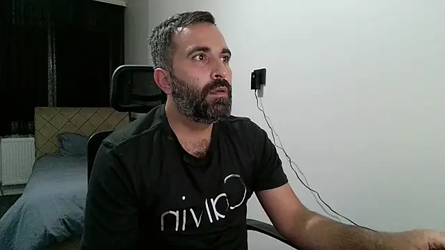 Snapshot of tgltplsr chatting on October 22, 9:18 pm tgltplsr online show from October 22, 9:18 pm