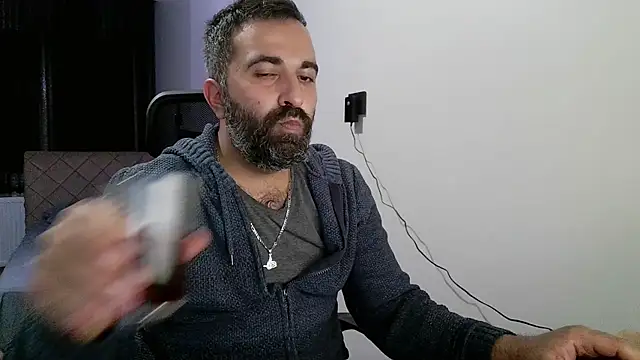 Snapshot of tgltplsr chatting on October 28, 1:08 am tgltplsr online show from October 28, 1:08 am