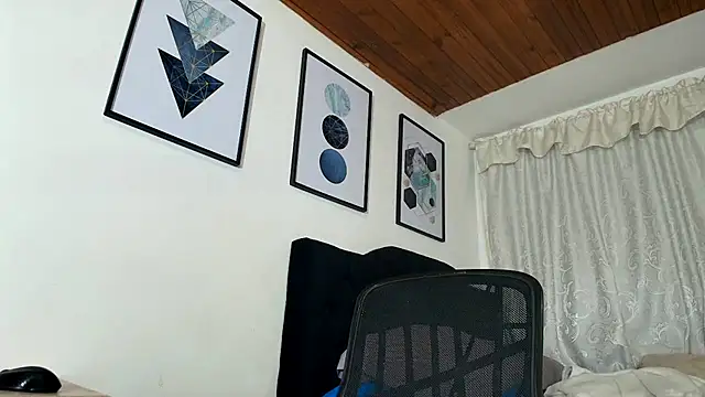 Snapshot of sam_her chatting on November 2, 1:54 am sam her online show from November 2, 1:54 am