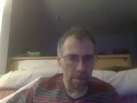 Snapshot of ptitcanard60600 chatting on December 8, 10:25 pm ptitcanard60600 online show from December 8, 10:25 pm