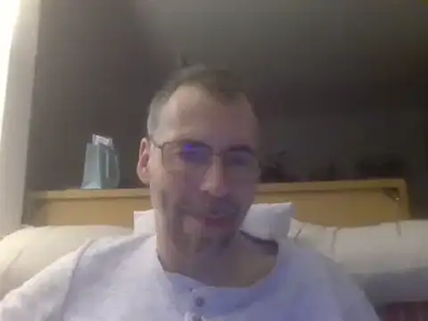 Snapshot of ptitcanard60600 chatting on January 1, 9:09 pm ptitcanard60600 online show from January 1, 9:09 pm
