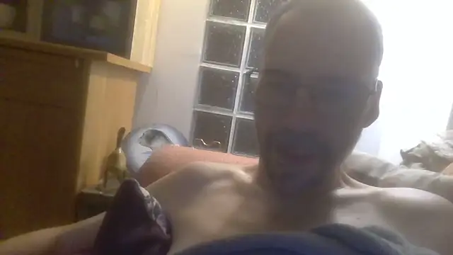 Snapshot of ptitcanard60600 chatting on September 18, 10:34 pm ptitcanard60600 online show from September 18, 10:34 pm