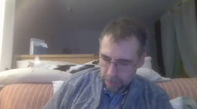 Snapshot of ptitcanard60600 chatting on February 5, 9:29 pm ptitcanard60600 online show from February 5, 9:29 pm