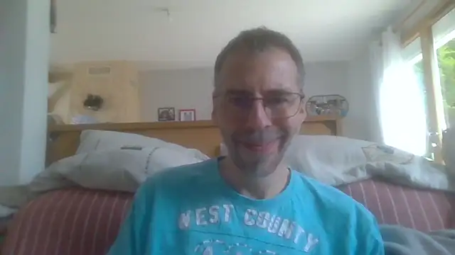 Snapshot of ptitcanard60600 chatting on September 9, 1:54 pm ptitcanard60600 online show from September 9, 1:54 pm