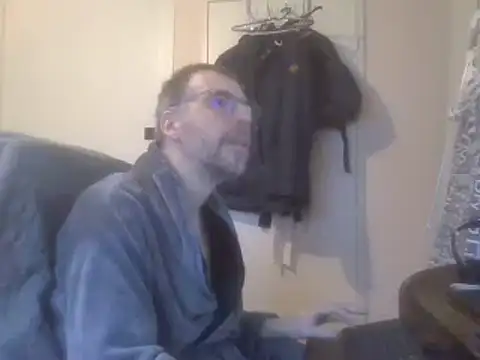 Snapshot of ptitcanard60600 chatting on January 30, 10:08 am ptitcanard60600 online show from January 30, 10:08 am