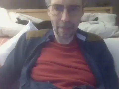 Snapshot of ptitcanard60600 chatting on February 20, 10:37 pm ptitcanard60600 online show from February 20, 10:37 pm