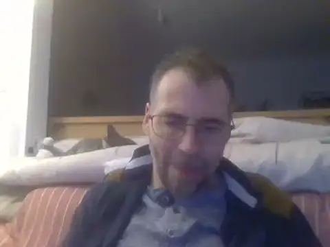 Snapshot of ptitcanard60600 chatting on January 10, 10:25 pm ptitcanard60600 online show from January 10, 10:25 pm