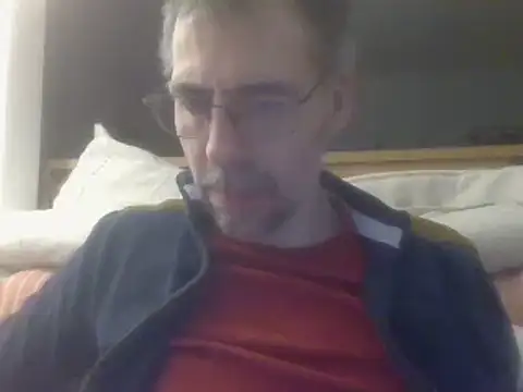 Snapshot of ptitcanard60600 chatting on February 17, 10:58 pm ptitcanard60600 online show from February 17, 10:58 pm