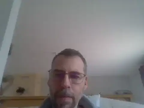 Snapshot of ptitcanard60600 chatting on January 11, 10:19 am ptitcanard60600 online show from January 11, 10:19 am