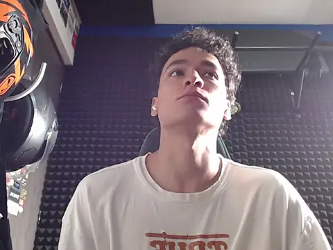 Curly Angel24 online show from May 4, 1:24 pm