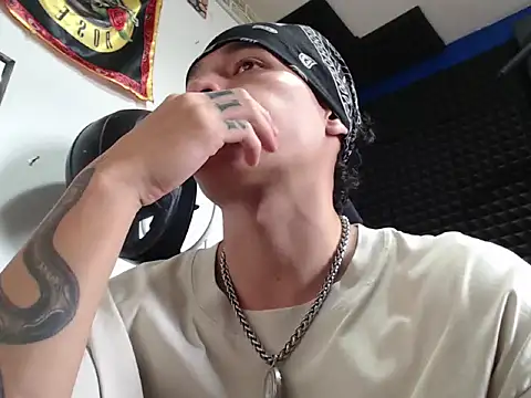 Curly Angel24 online show from April 6, 9:48 pm