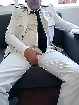 Snapshot of MiguelBISEX chatting on September 28, 5:44 pm MiguelBISEX online show from September 28, 5:44 pm