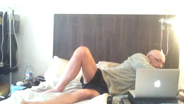 dazuk4513 online show from May 5, 5:24 pm
