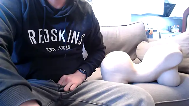 freddy0222222 online show from April 26, 2:03 pm