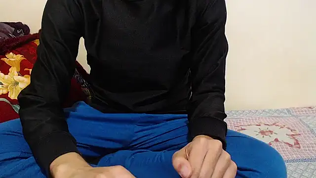 Snapshot of Alexdelarge323 chatting on February 15, 9:38 am Alexdelarge323 online show from February 15, 9:38 am