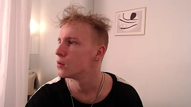 AlexxSweet online show from May 18, 4:40 am