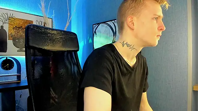 Snapshot of AlexxSweet chatting on February 23, 6:22 am AlexxSweet online show from February 23, 6:22 am
