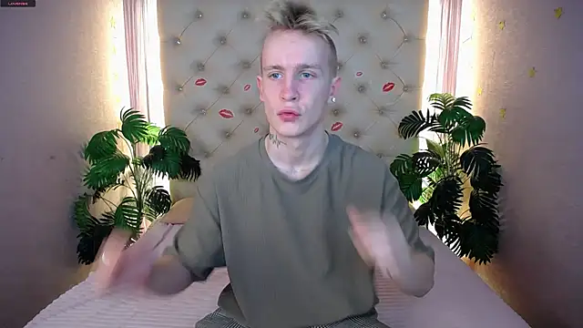 Snapshot of AlexxSweet chatting on March 10, 10:50 am AlexxSweet online show from March 10, 10:50 am