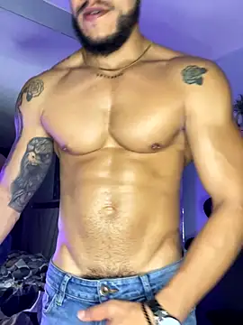 ARON TAYLER01 online show from November 14, 10:49 am