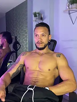 ARON TAYLER01 online show from October 19, 11:02 am