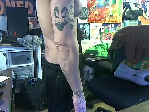 Snapshot of CloudDadddyyy420 chatting on January 31, 6:03 pm CloudDadddyyy420 online show from January 31, 6:03 pm
