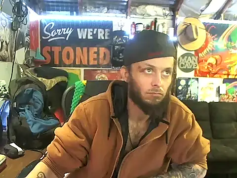 Snapshot of CloudDadddyyy420 chatting on March 22, 2:48 am CloudDadddyyy420 online show from March 22, 2:48 am