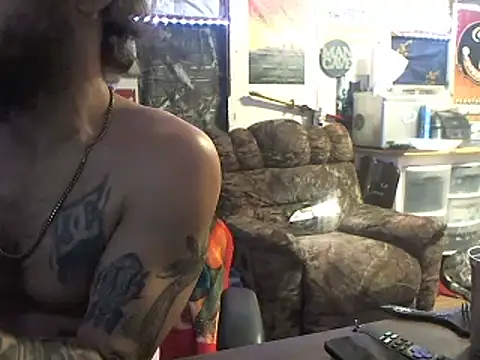 Snapshot of CloudDadddyyy420 chatting on October 3, 10:26 pm CloudDadddyyy420 online show from October 3, 10:26 pm