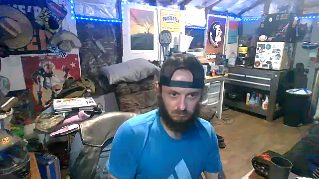 Snapshot of CloudDadddyyy420 chatting on October 10, 8:35 pm CloudDadddyyy420 online show from October 10, 8:35 pm